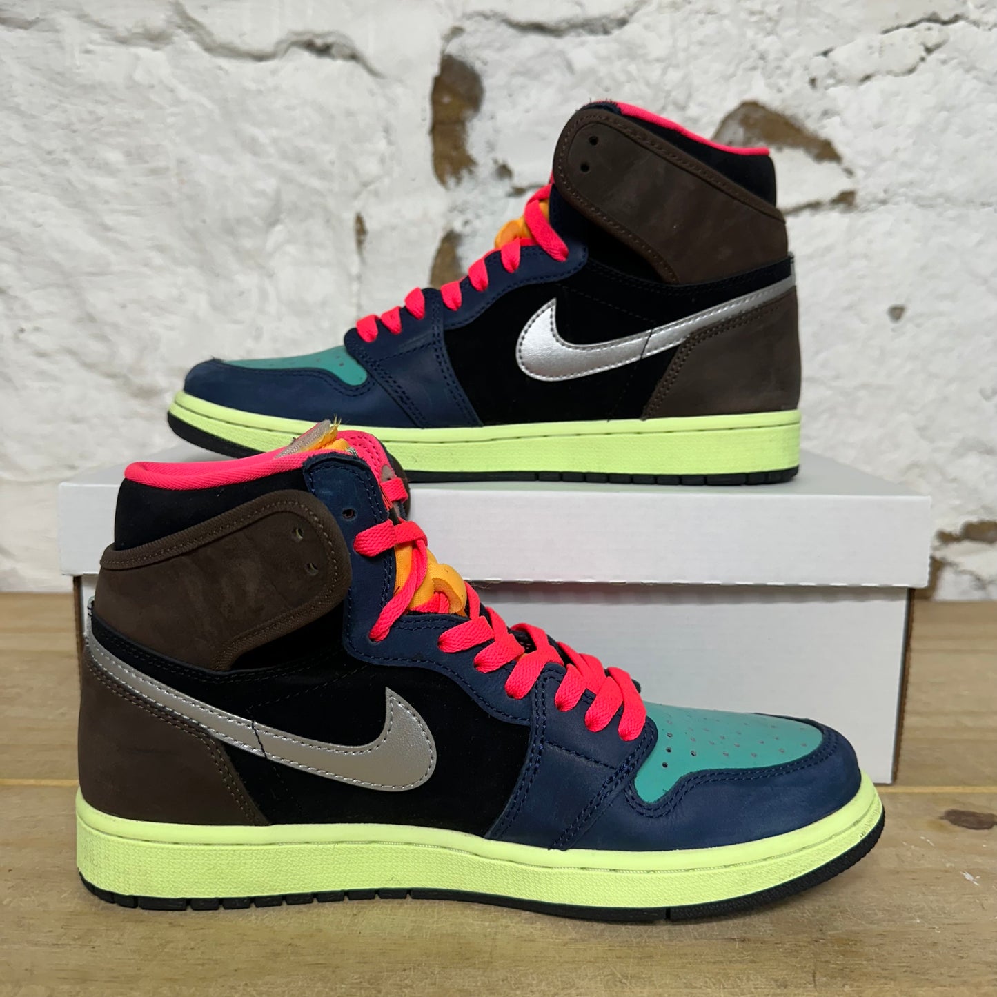 Air Jordan 1 High Tokyo Bio Hack Sz 8.5