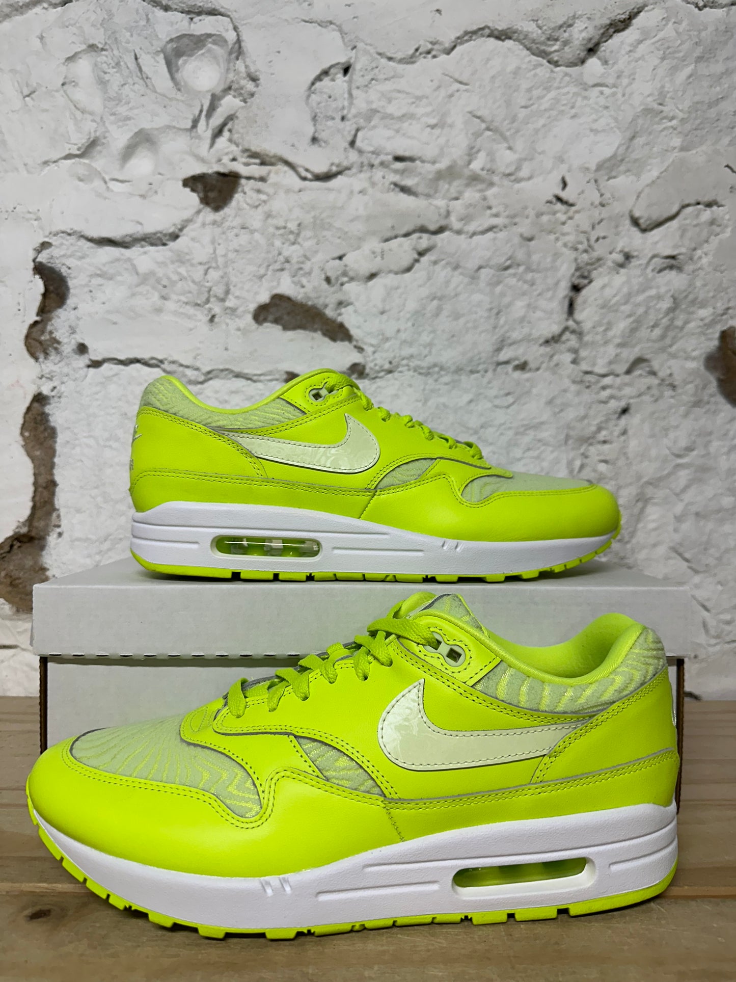 Nike Air Max 1 PRM Volt Sz 11