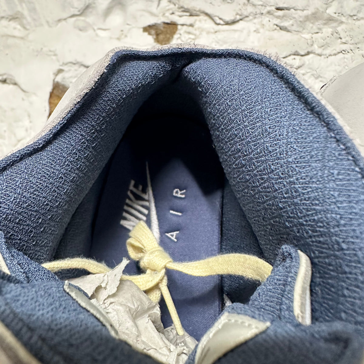 Air Jordan 5 A Ma Maniere Dawn Sz 11 (12.5W)