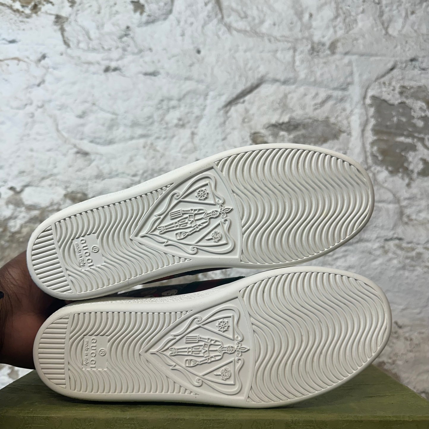 Gucci Ace Monogram Donald Duck Sneaker Sz 5 (37)