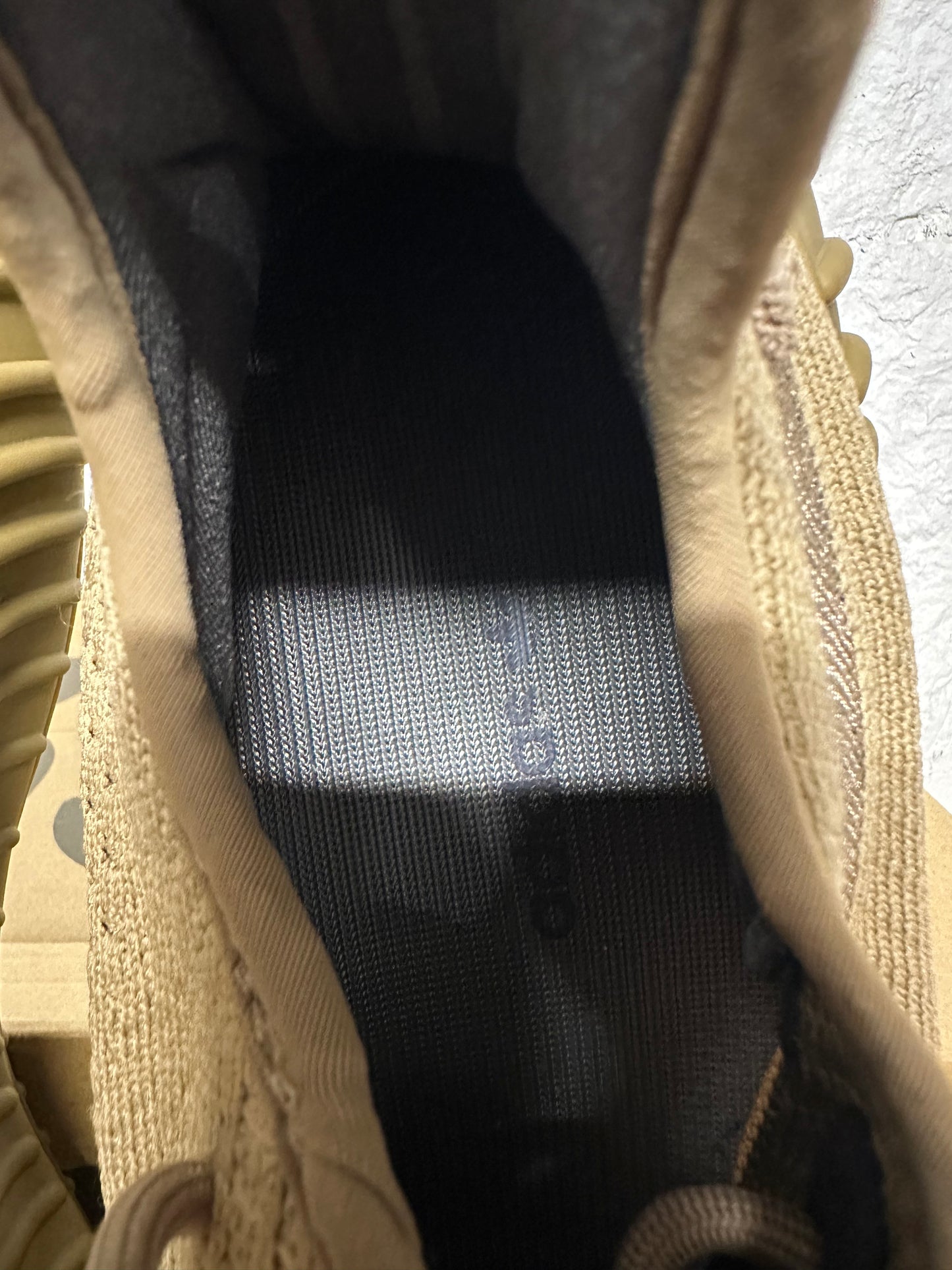Yeezy 350 Earth Sz 11.5