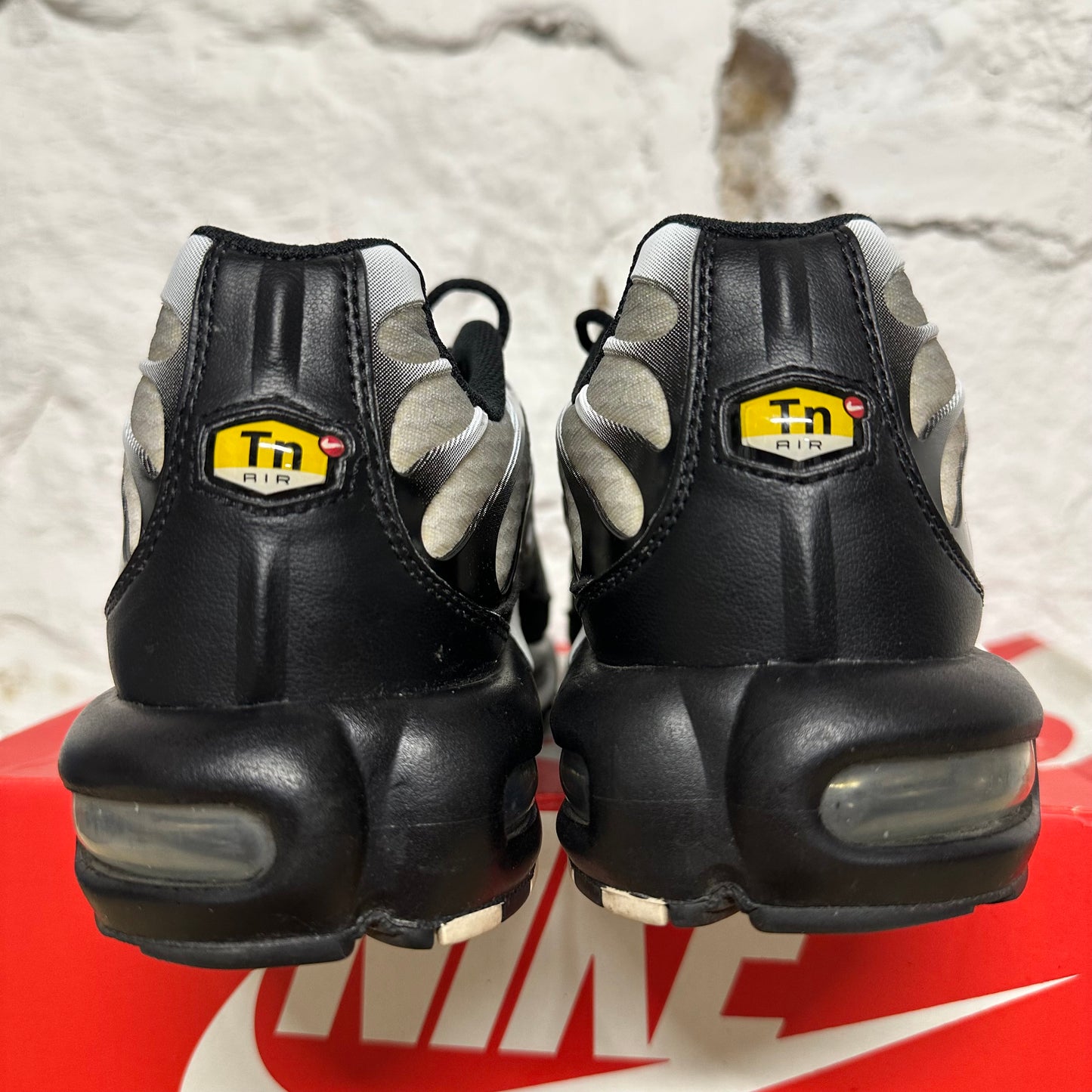 Nike Air Max Plus Black White Silver Sz 9.5