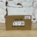 Yeezy 700 V3 Fade Salt Sz 9