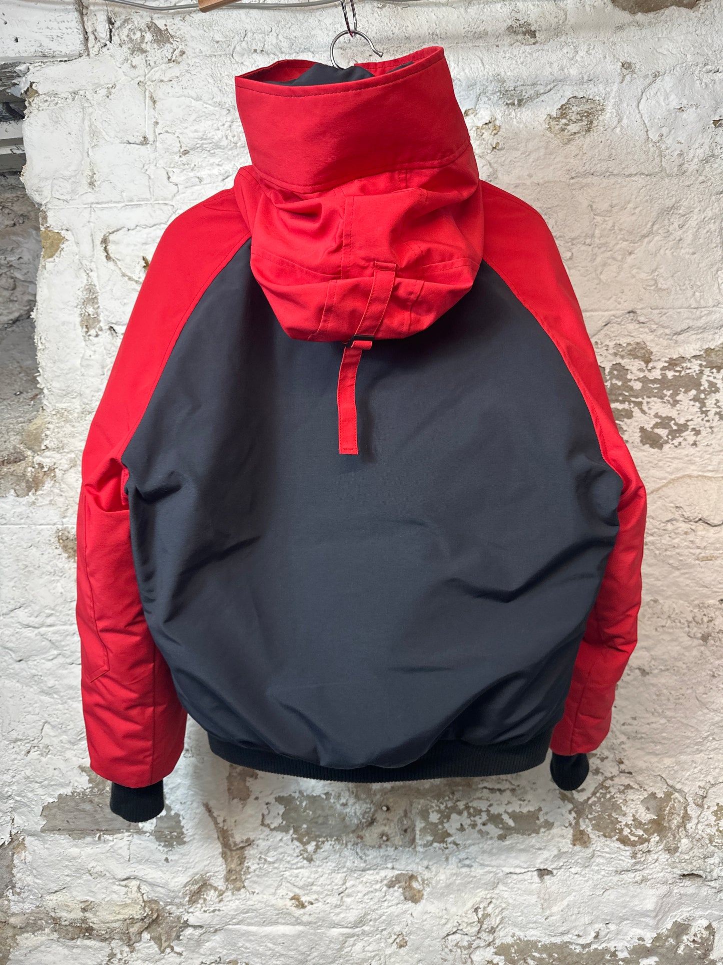 Canada Goose Chilliwack Regeneration Black Red Jacket Sz M