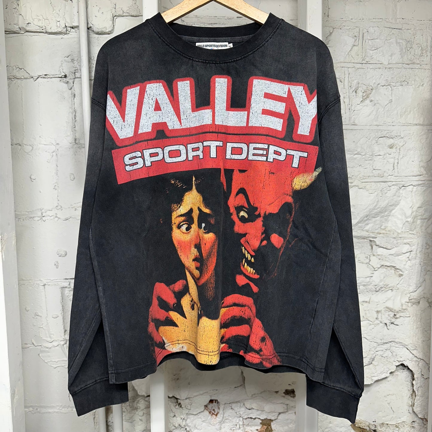 Vale Devil Black Long Sleeve Sz M