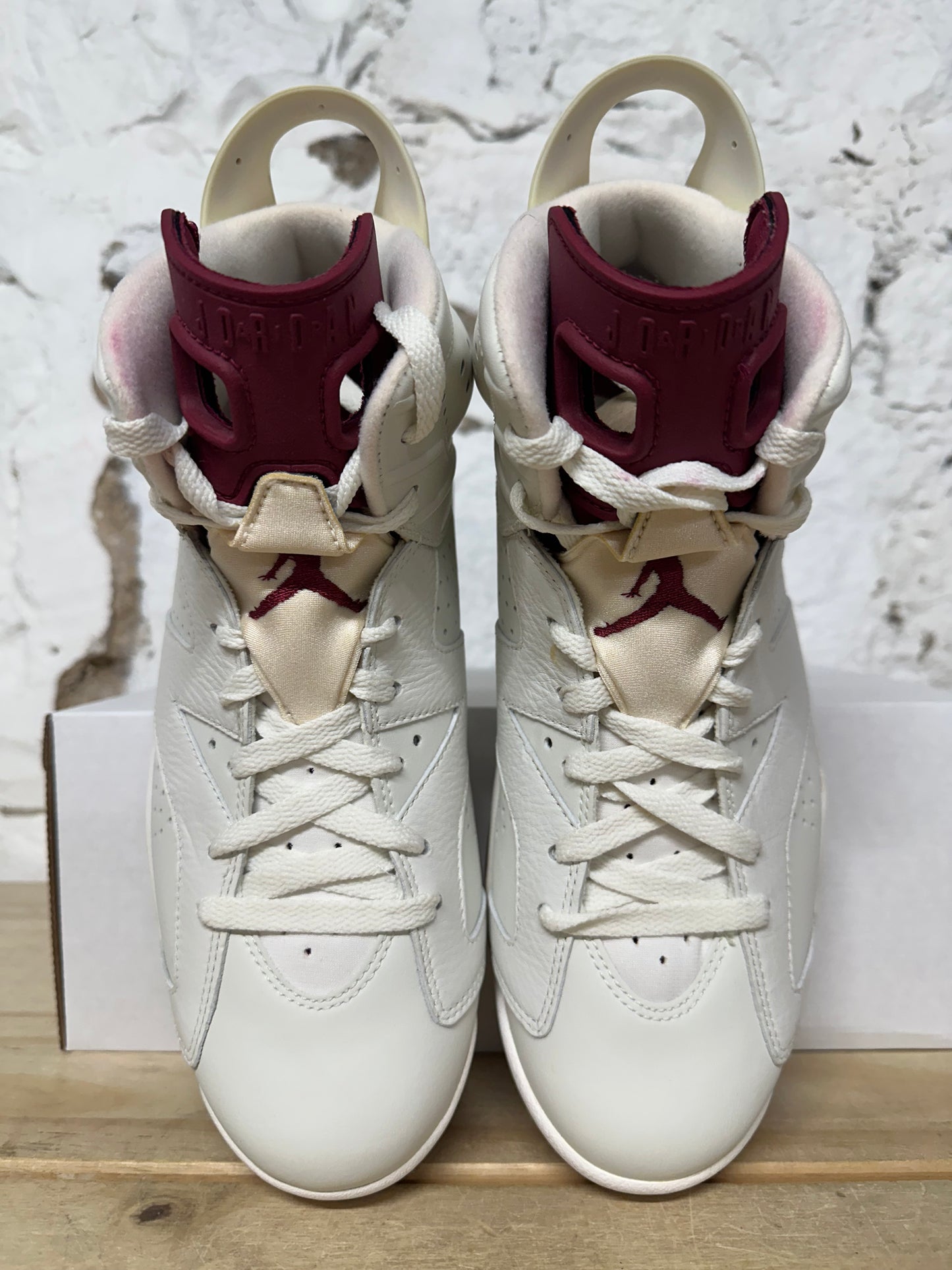 Air Jordan 6 Maroon Sz 9