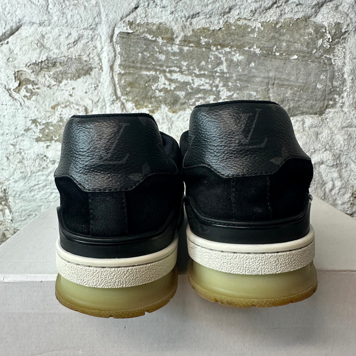Louis Vuitton Graphite Trainer Sneaker Sz 9.5 (8LV)