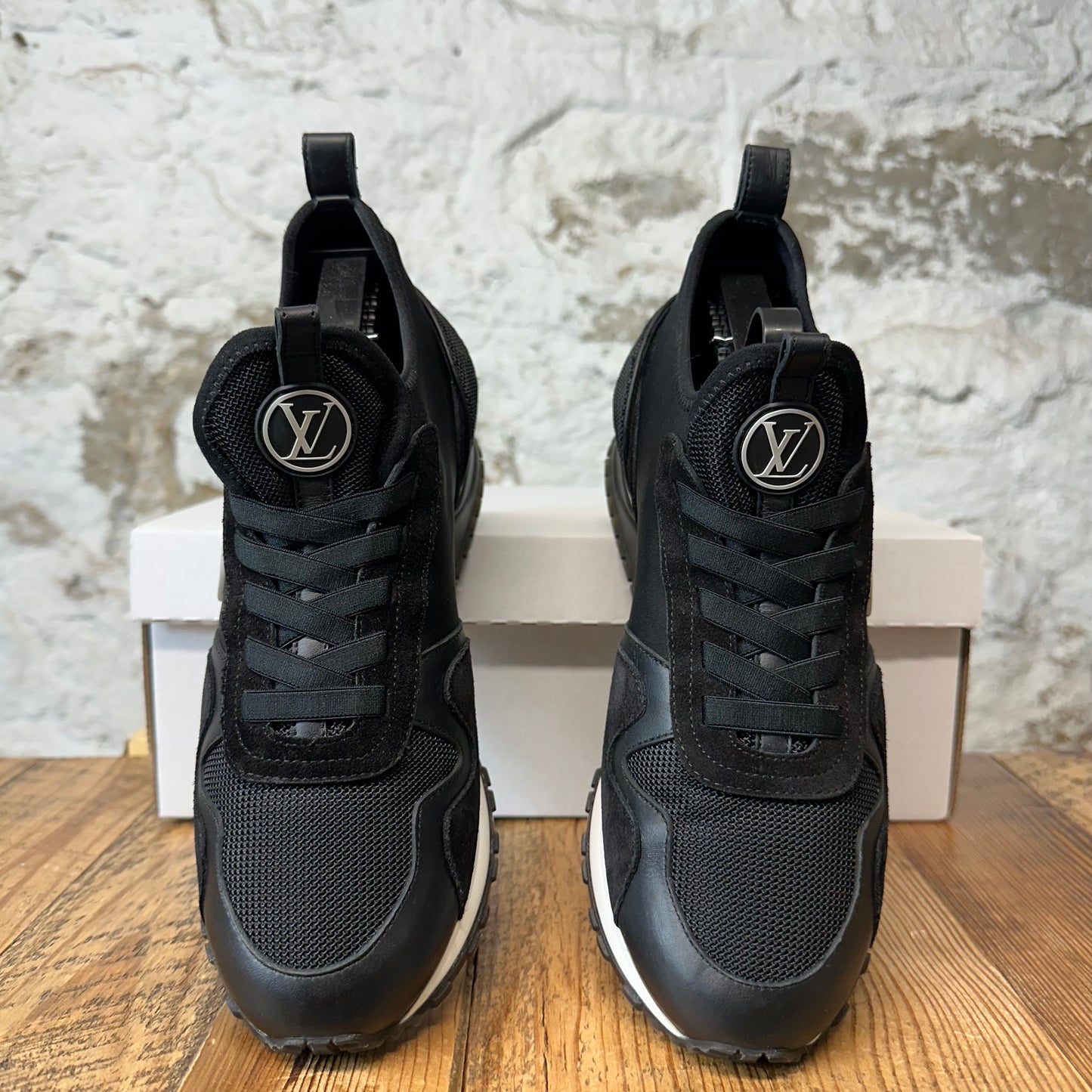 Louis Vuitton Black White Runaway Sneaker Sz 6.5 (39)