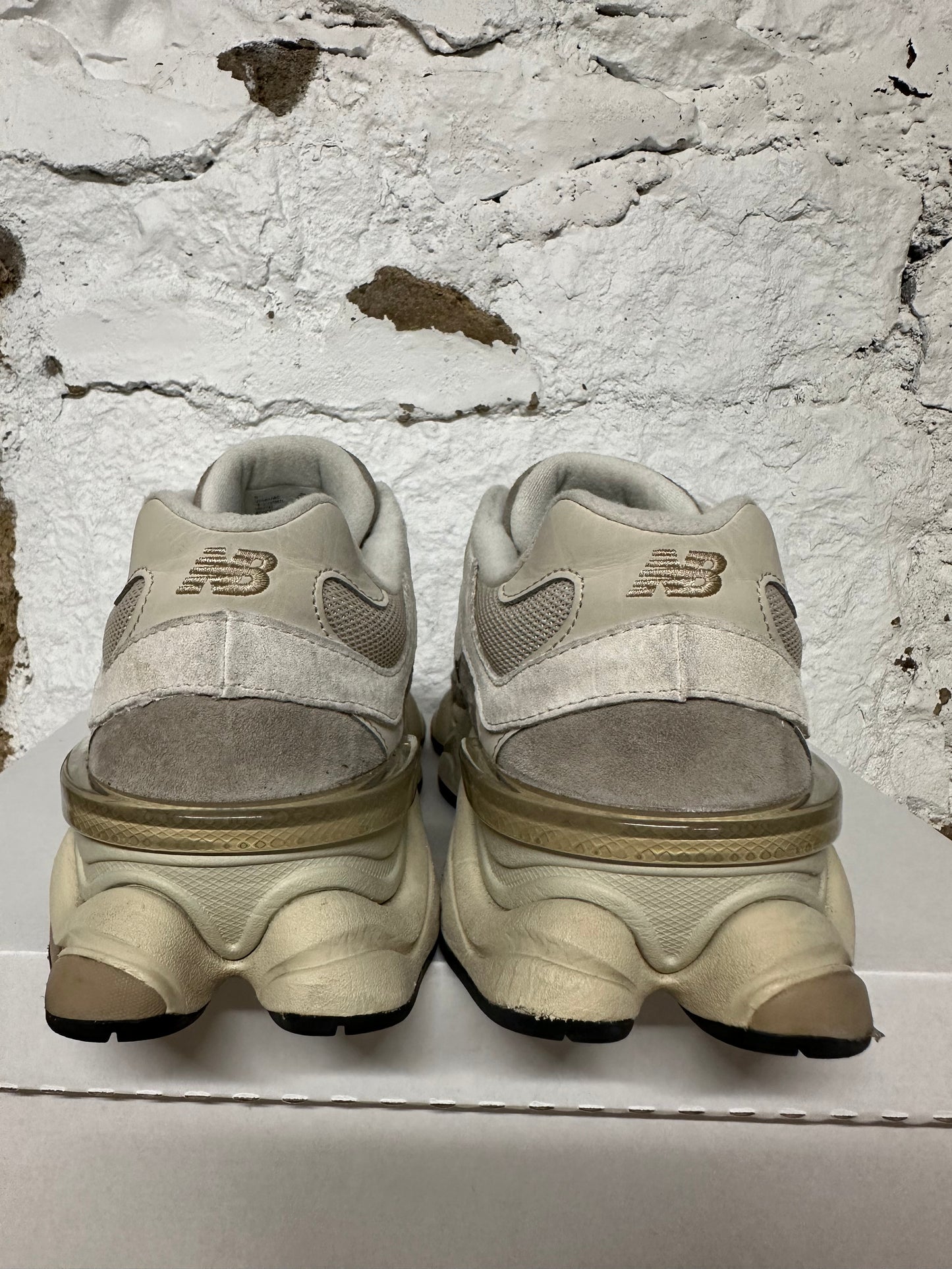 New Balance 9060 Oatmeal Sz 8
