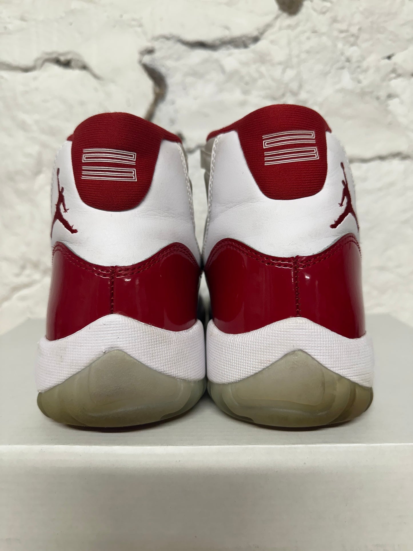 Air Jordan 11 High Cherry Sz 9