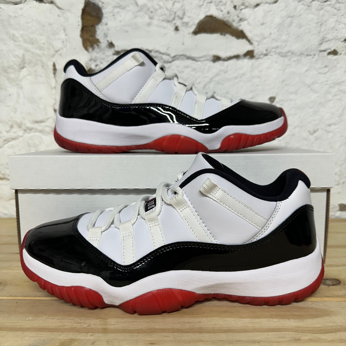 Air Jordan 11 Low Concord Bred Sz 9