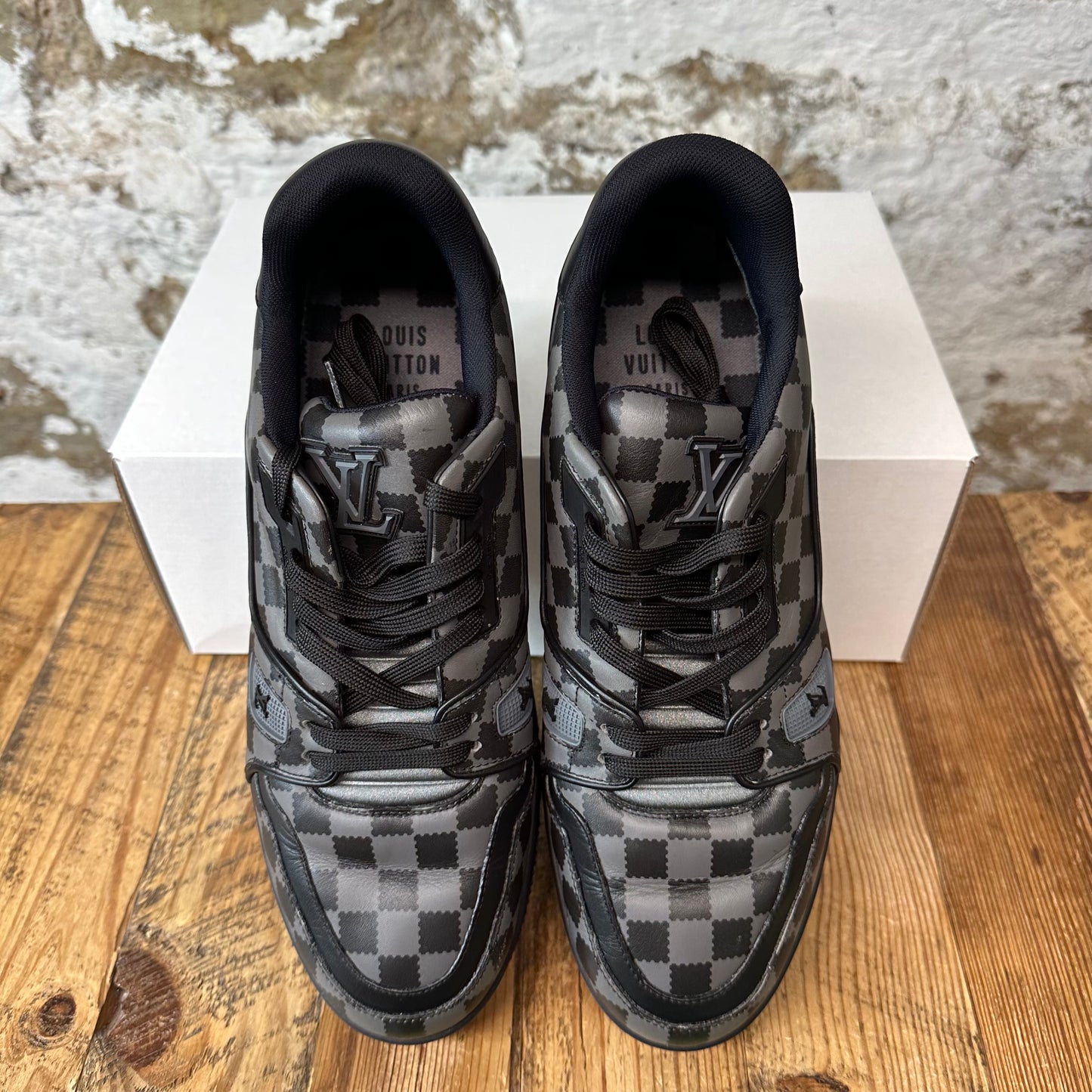 Louis Vuitton Damier Graphite Trainer Sneaker Sz 10.5 (9LV)