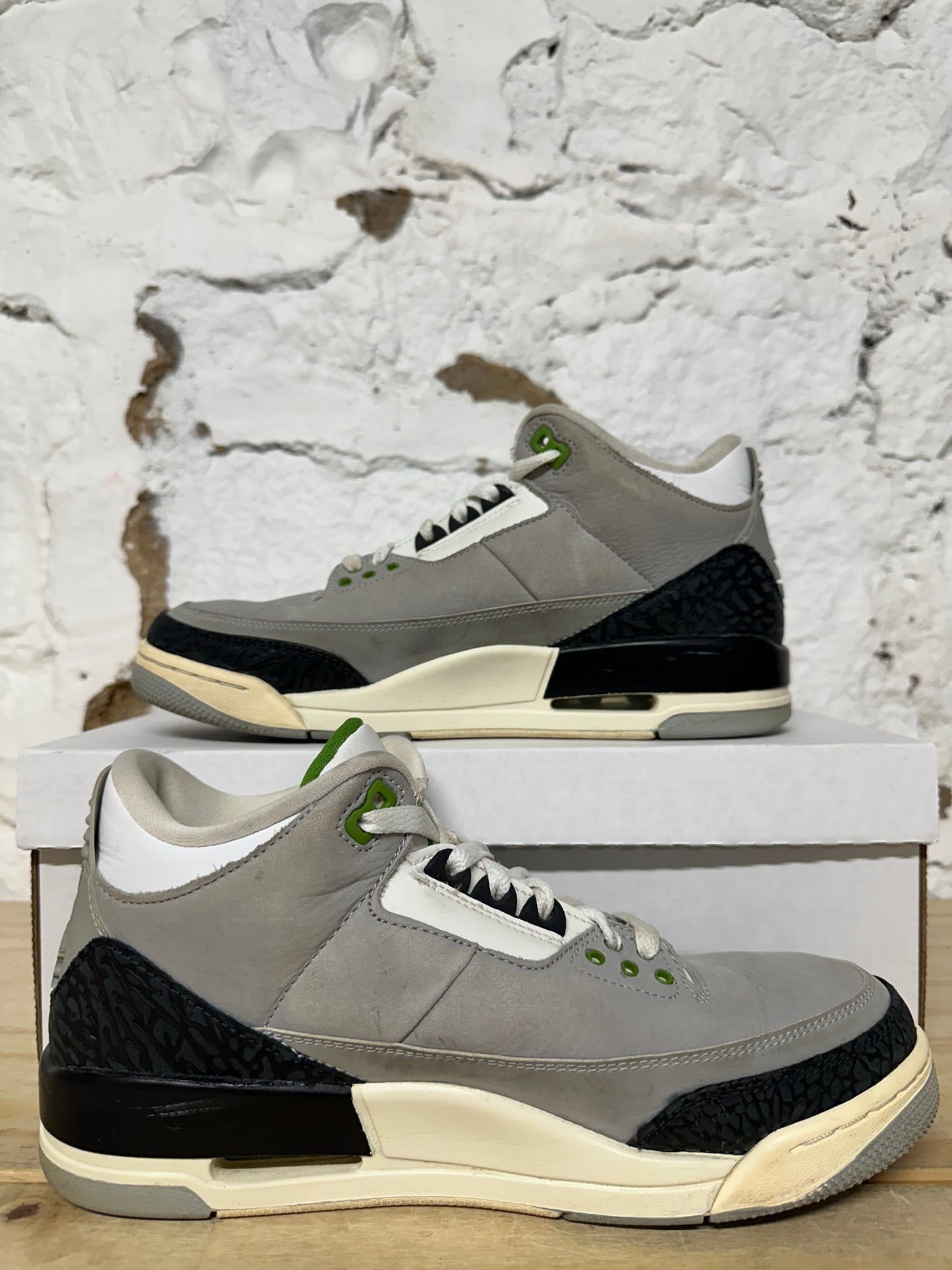 Air Jordan 3 Chlorophyll Sz 8.5