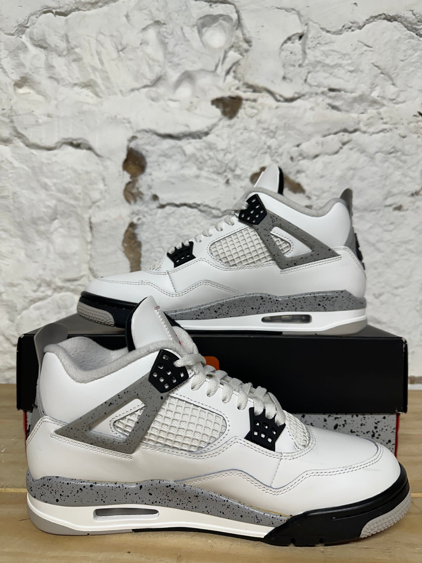 Air Jordan 4 White Cement Sz 9.5