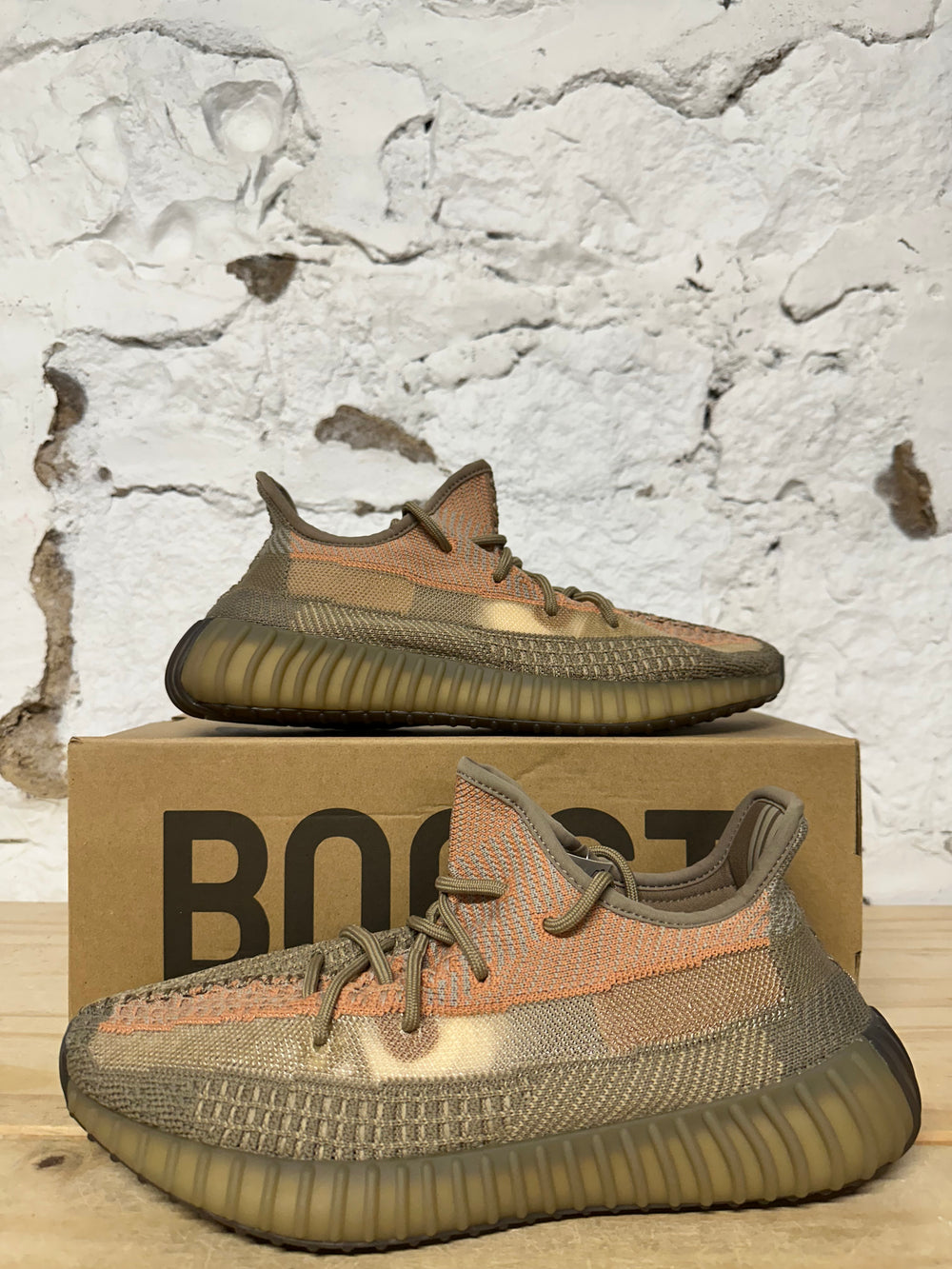 Yeezy 350  V2 Sandtaupe Sz 10 DS