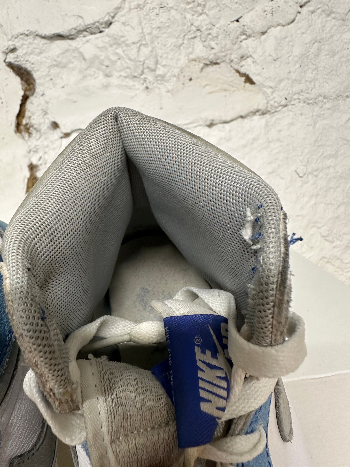 Air Jordan 1 Hyper Royal Sz 7