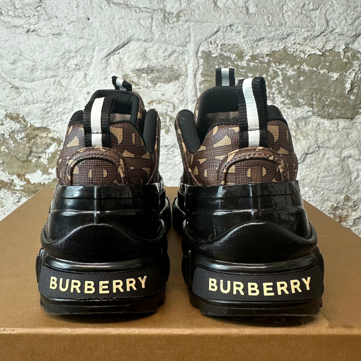 Burberry Arthur Brown Monogram Black Sneaker Sz 6.5 (39)