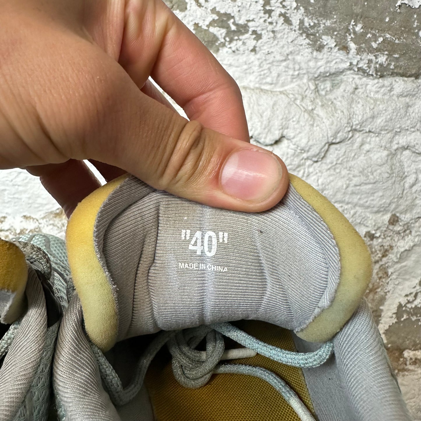 Off White Odyssey Green Blue Sz 7 (40) No Box