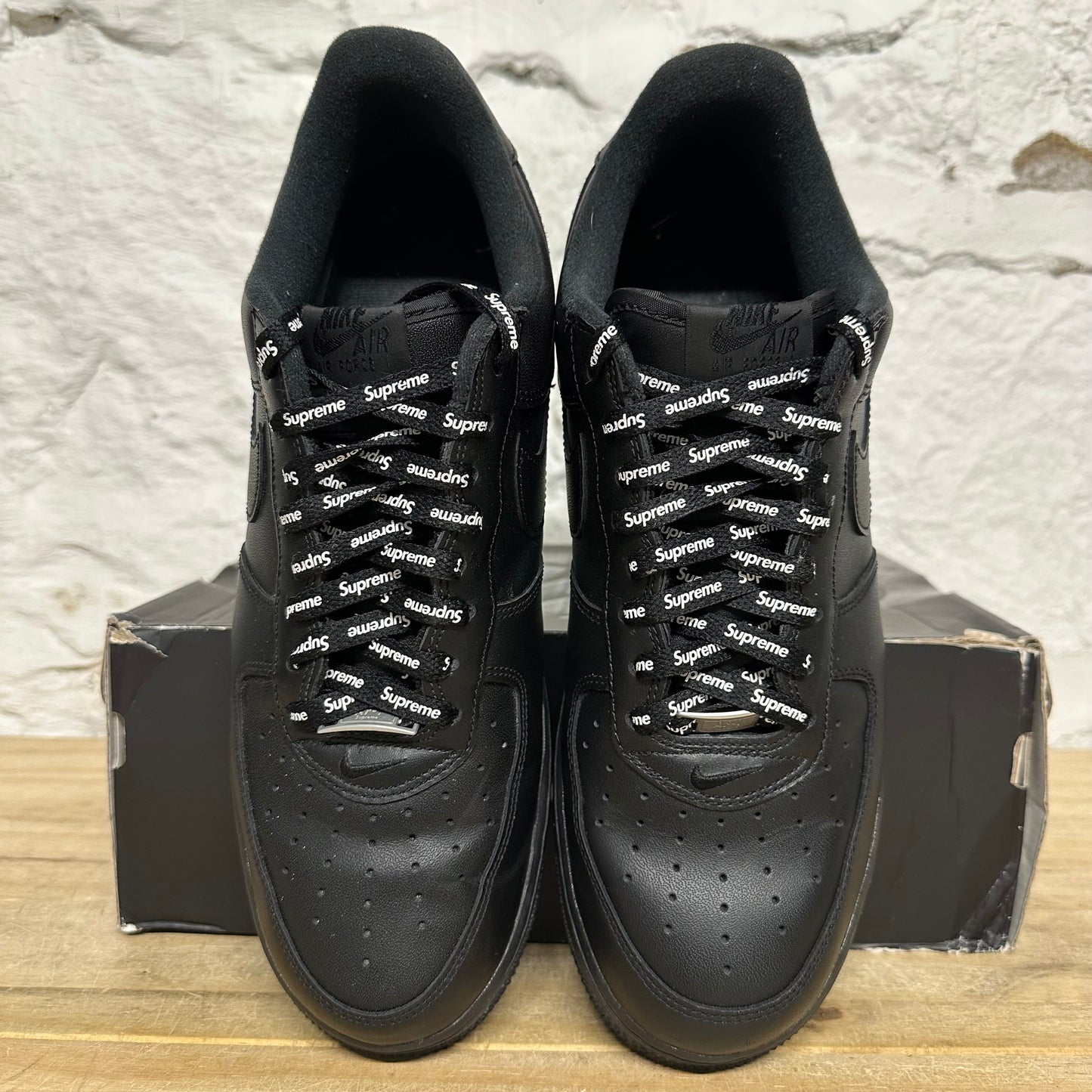 Nike Air Force 1 Low Supreme Black Sz 10.5