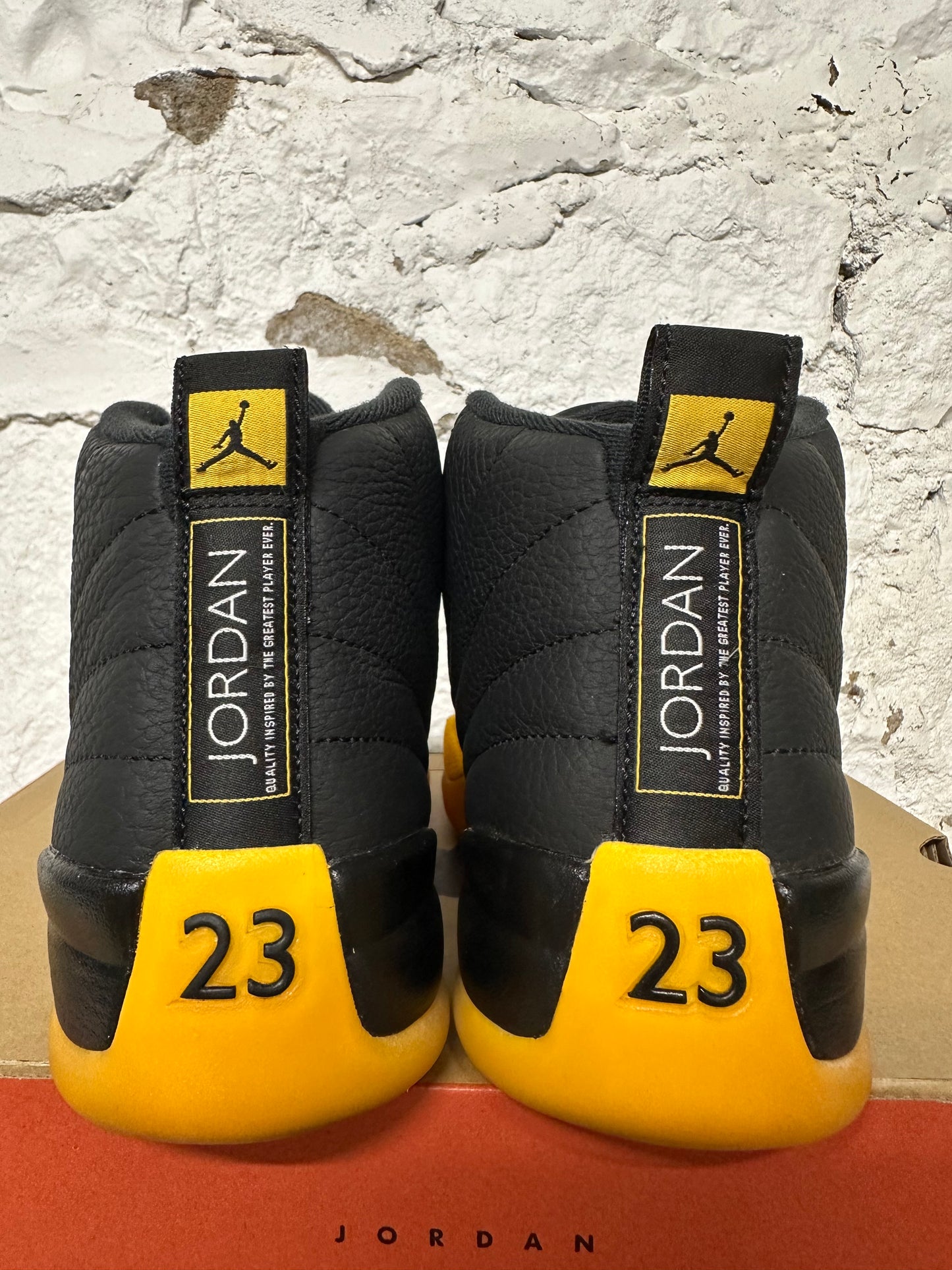Air Jordan 12 University Gold Sz 9