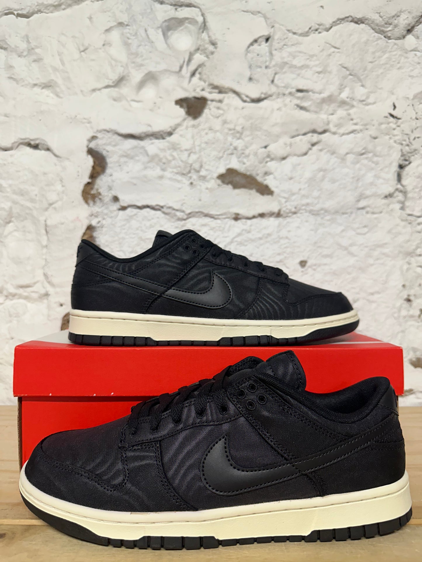 Nike Dunk Low Black Canvas Sz 9.5 DS