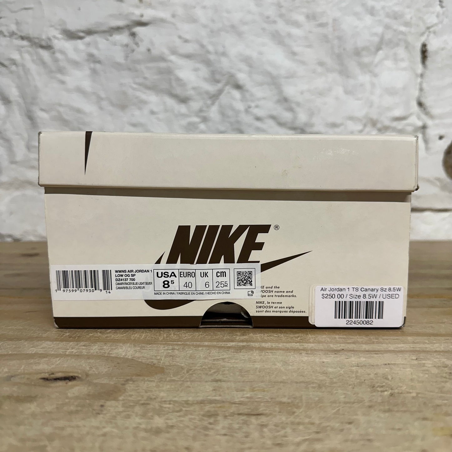 Air Jordan 1 Low Travis Scott Canary Sz 7(8.5W)