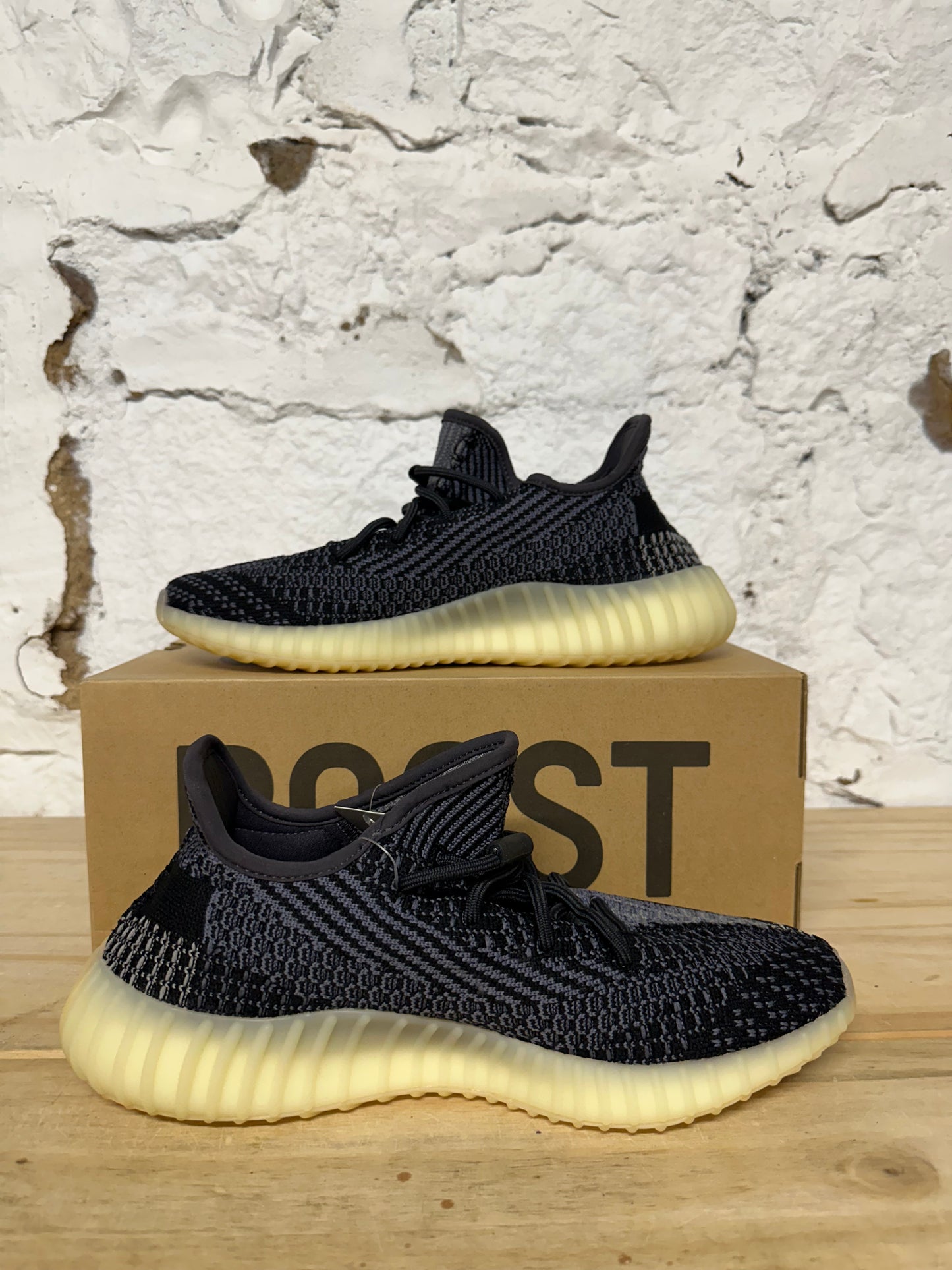 Yeezy 350 Carbon Sz 8 DS