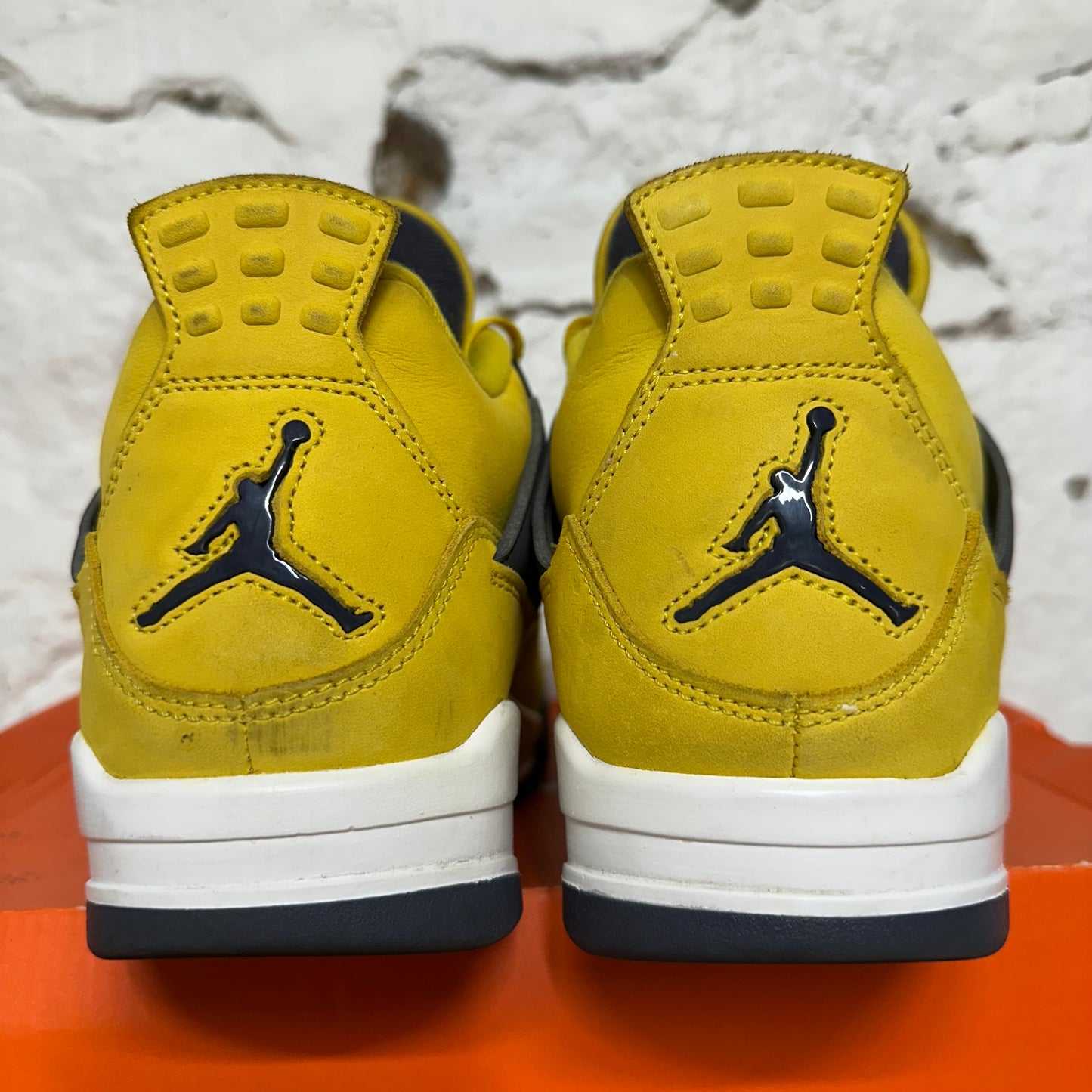 Air Jordan 4 Lightning (2021) Sz 10