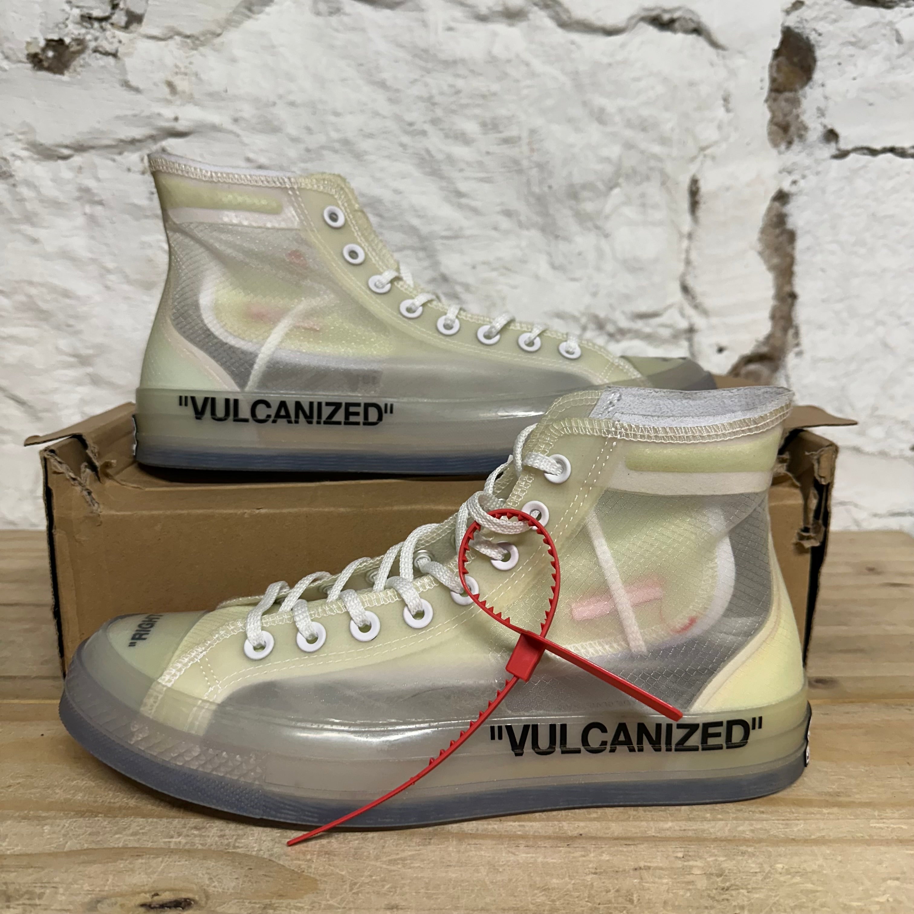 Converse Chuck Taylor All Star Vulcanized Hi Off-White Sz 9.5 DS