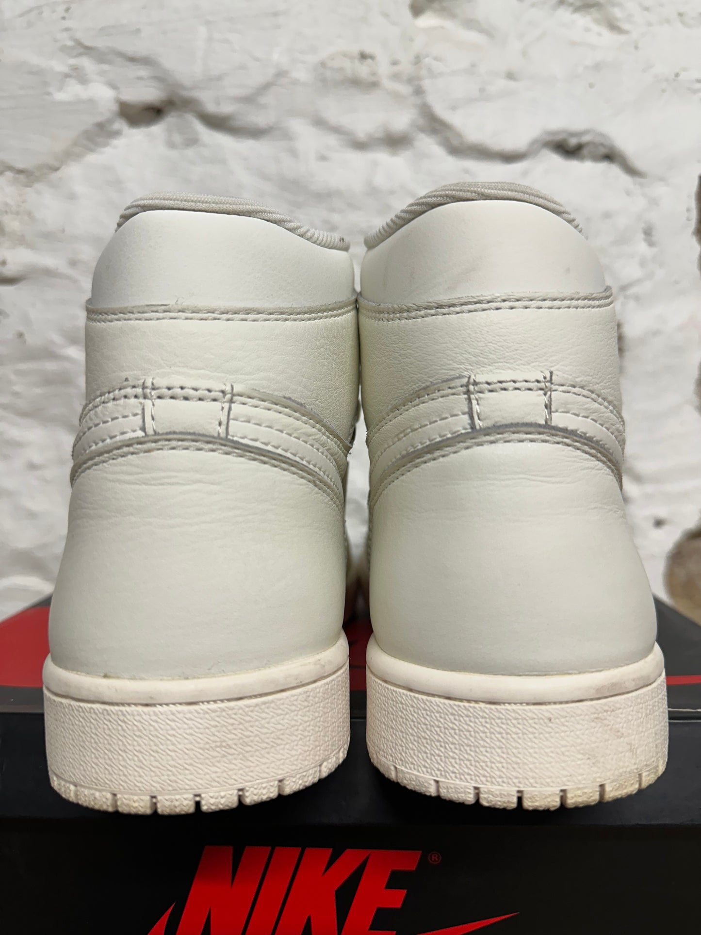 Air Jordan 1 High Sail Sz 9.5