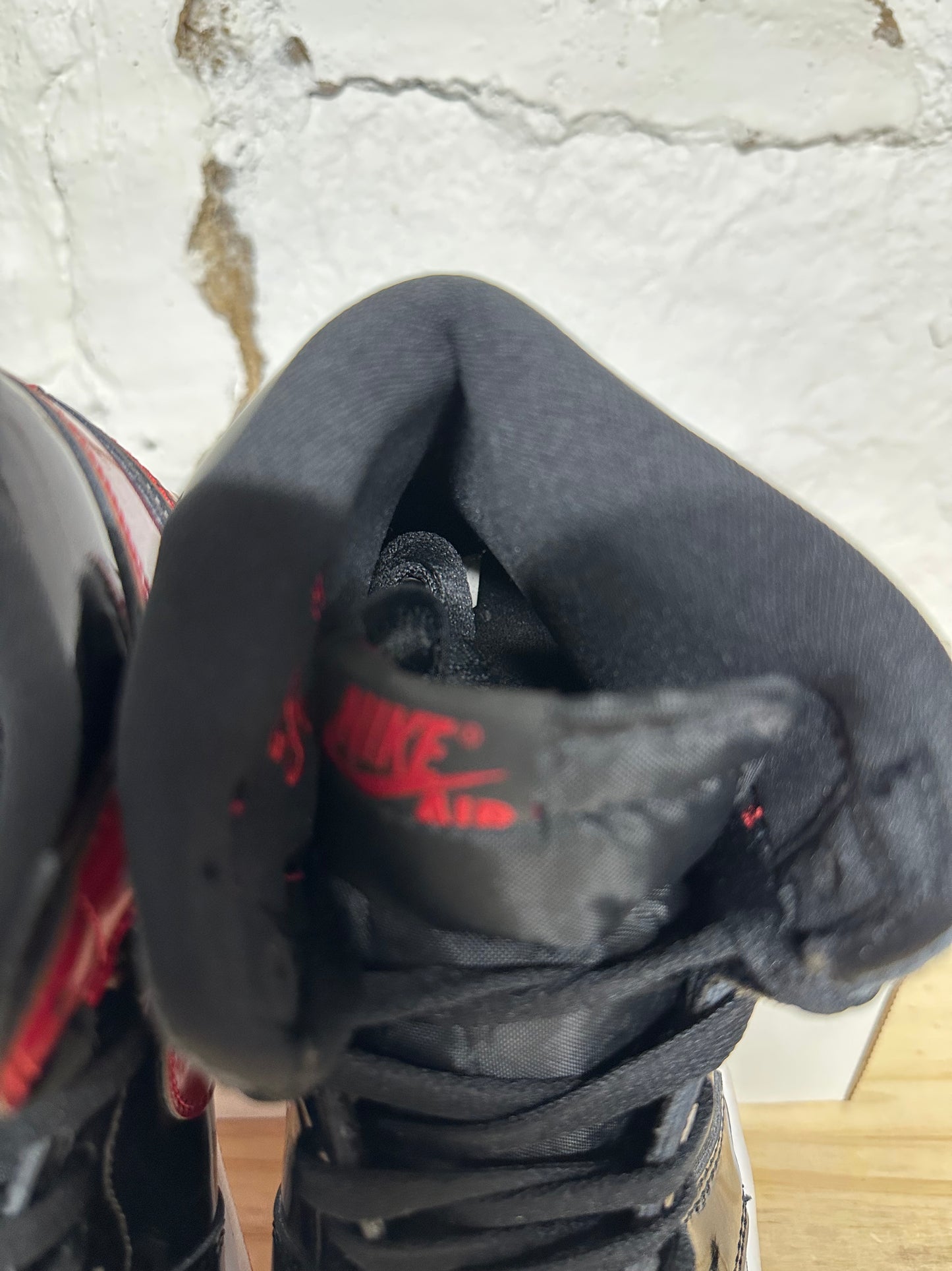 Air Jordan 1 High Patent Bred Sz 9