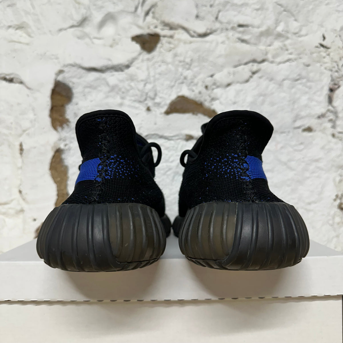 Yeezy 350 V2 Dazzling Blue Sz 13