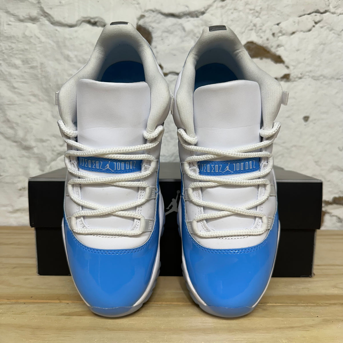 Air Jordan 11 Low University Blue (2026) Sz 9