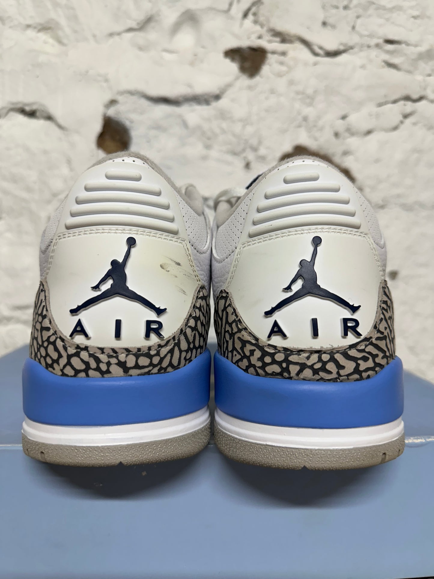 Air Jordan 3 UNC Sz 11