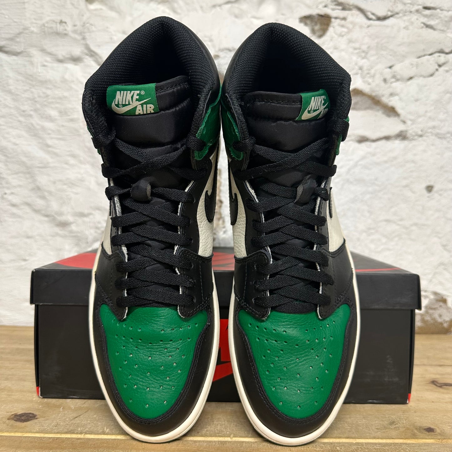 Air Jordan 1 Pine Green 1.0 Sz 11