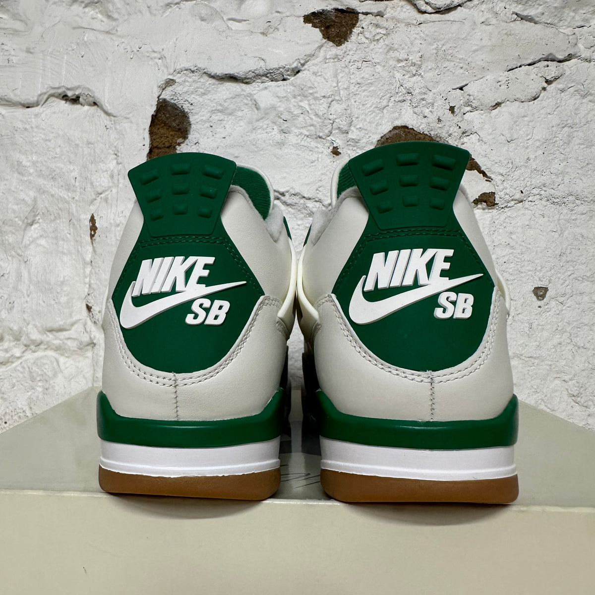 Air Jordan 4 SB Pine Green Sz 7 DS