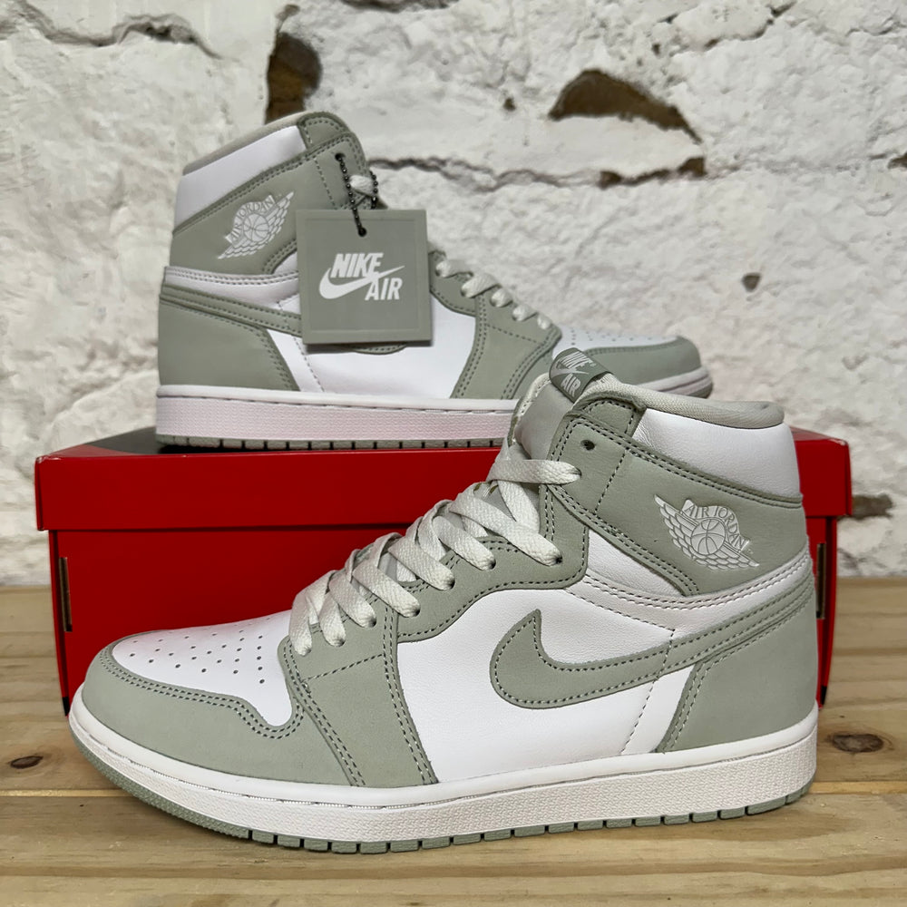 Air Jordan 1 High Seafoam Sz 9 (10.5W)