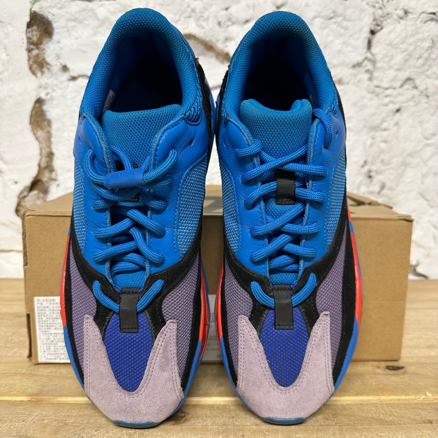 Yeezy 700 Hi-Res Blue Sz 10