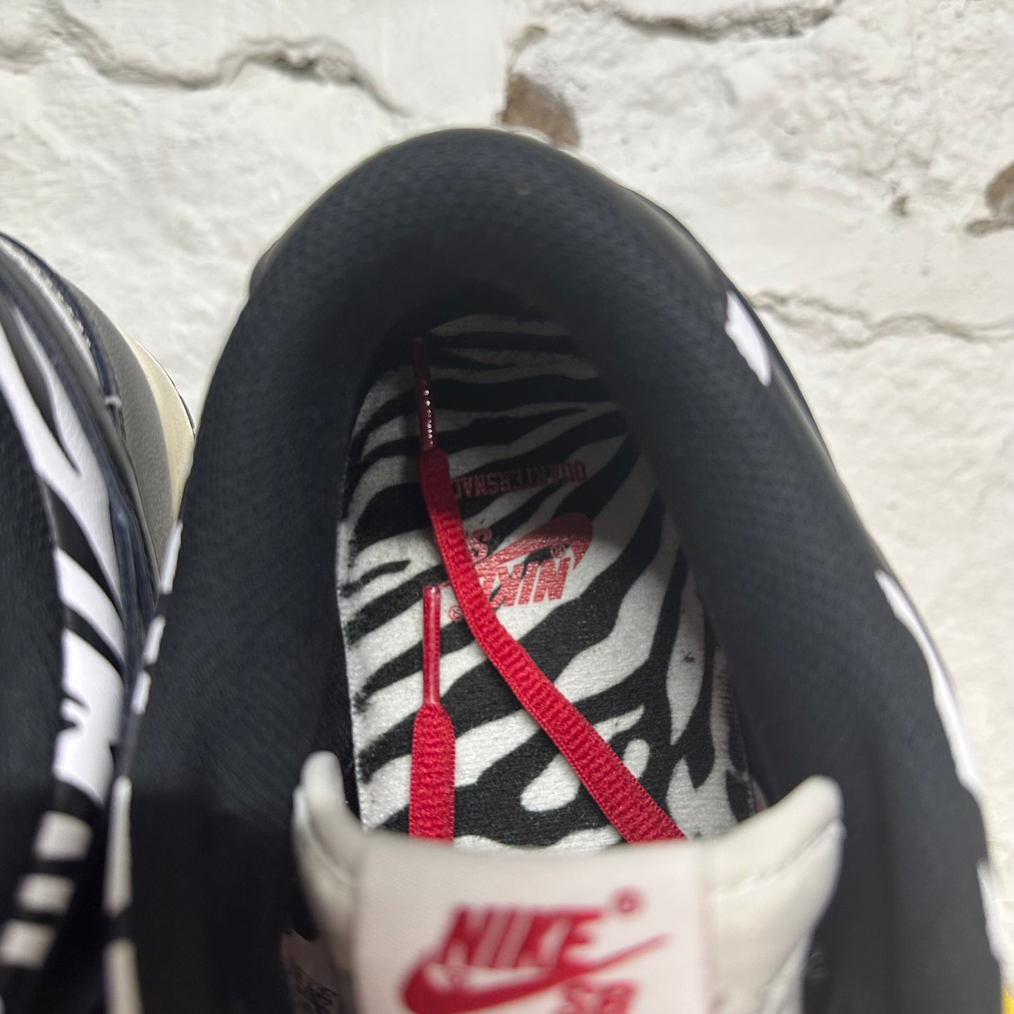 Nike SB Dunk Low Quartersnacks Zebra Cakes Sz 10.5