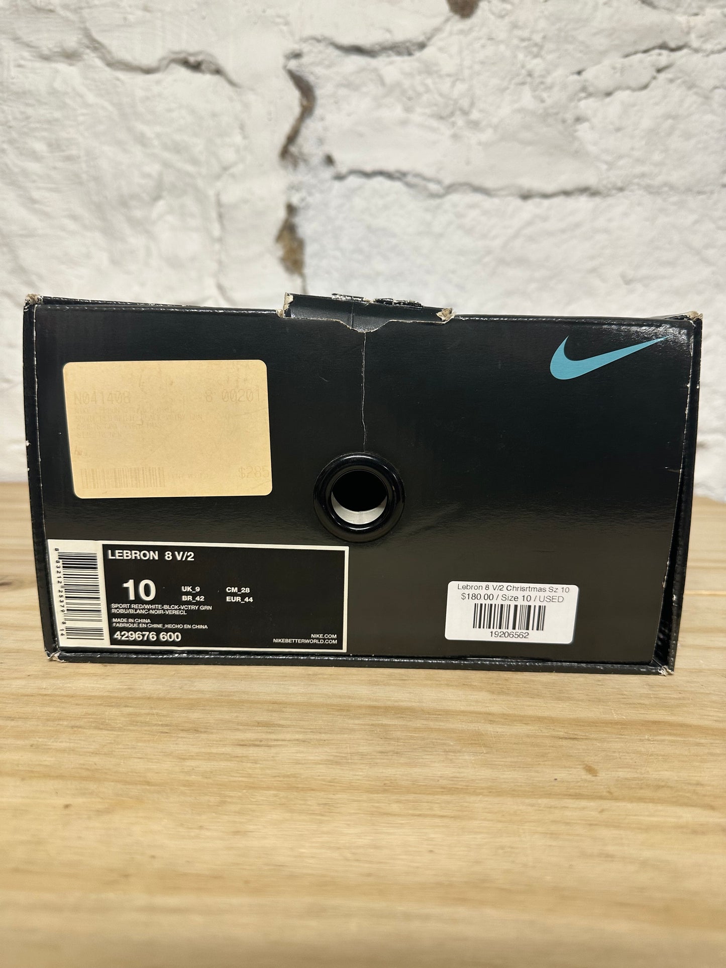 Lebron 8 V/2 Chrisrtmas Sz 10