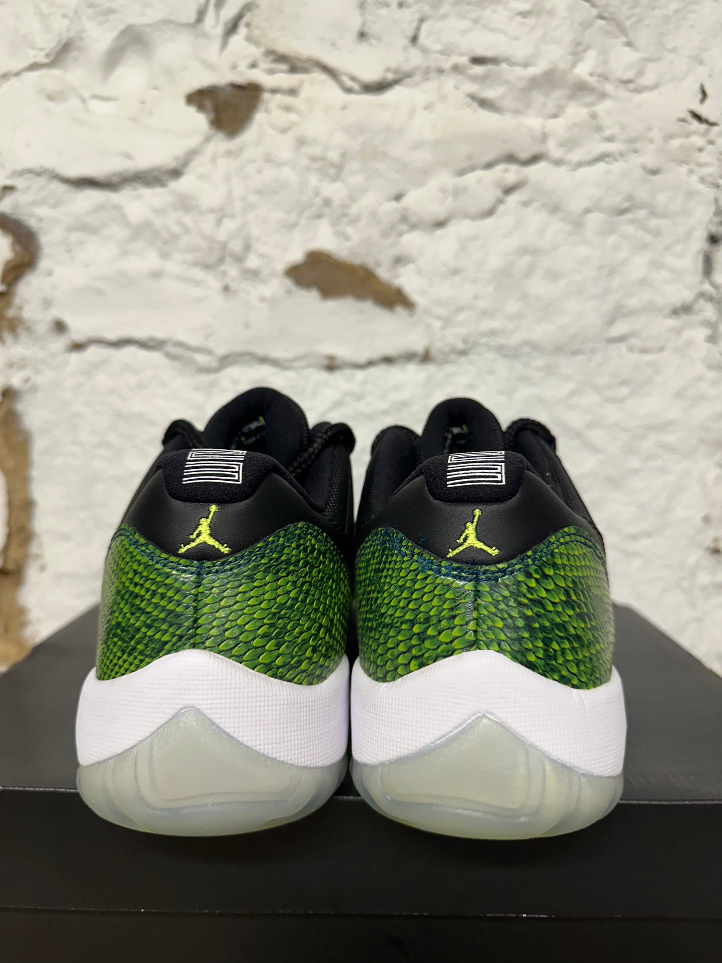 Air Jordan 11 Low Green Snakeskin Sz 9.5 DS
