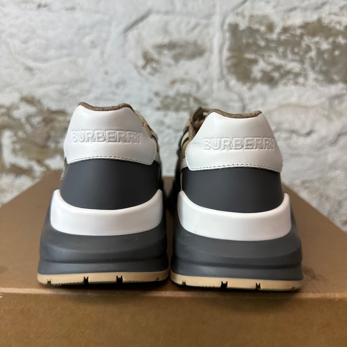 Burberry Ramsey Plaid Grey Strap Sneaker Sz 9 (42)
