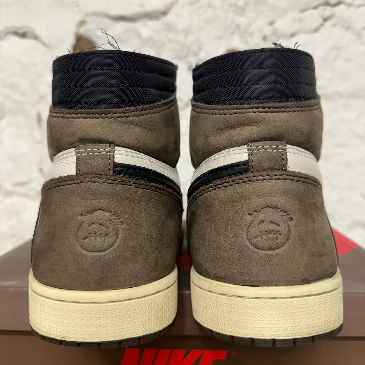 Air Jordan 1 High Travis Scott Mocha Sz 11