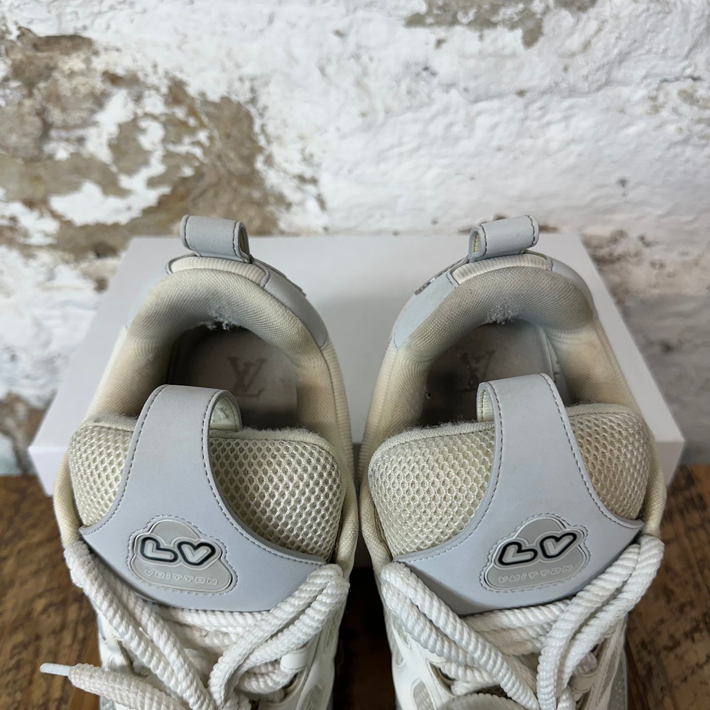 Louis Vuitton Gray White Skate Sneaker Sz 10.5 (9LV)