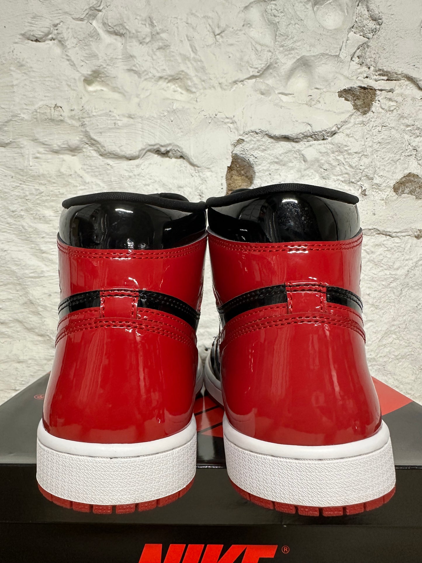 Air Jordan 1 High Patent Bred Sz 11