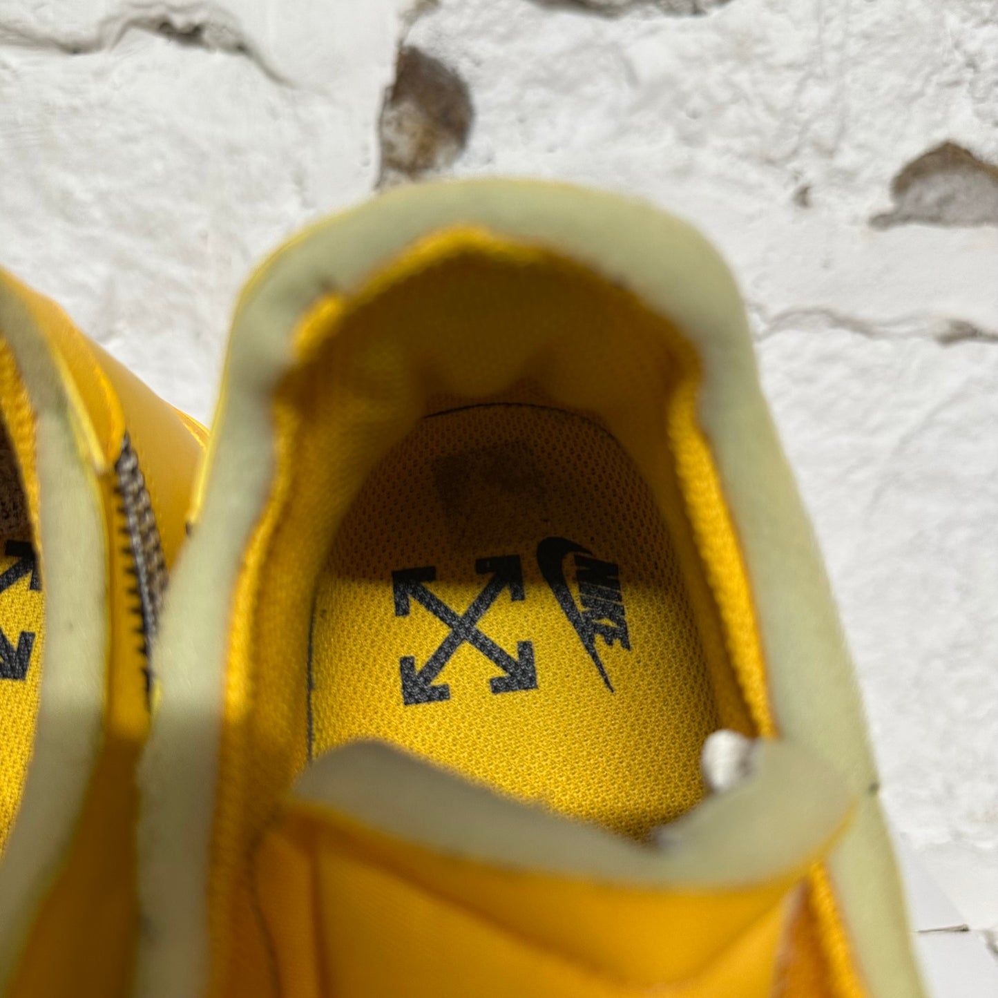 Nike Air Force 1 Low Off-White ICA University Gold Sz 10