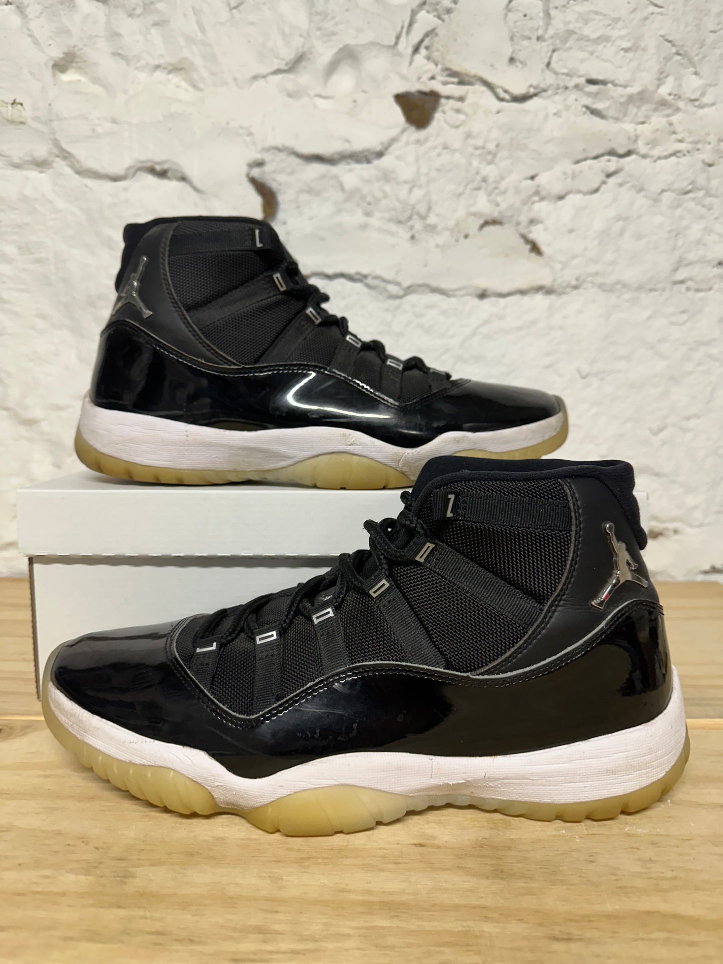Air Jordan 11 High Jubilee Sz 11