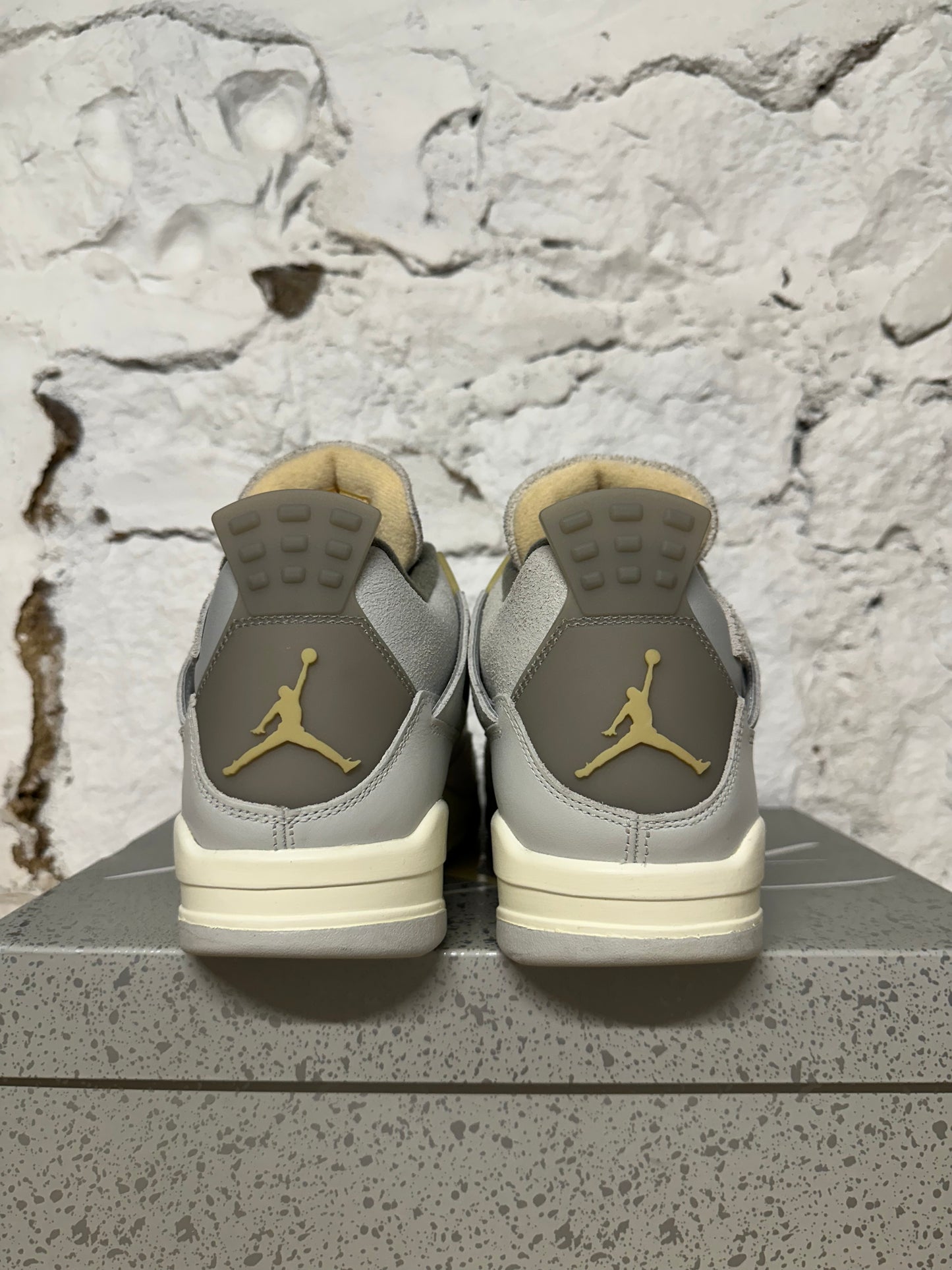 Air Jordan 4 Craft Photon Dust Sz 11