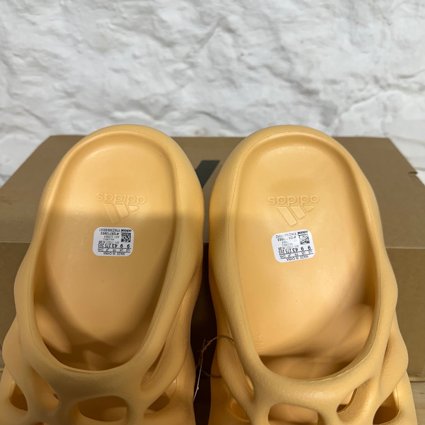 Yeezy 450 Slide Cream Sz 9 DS