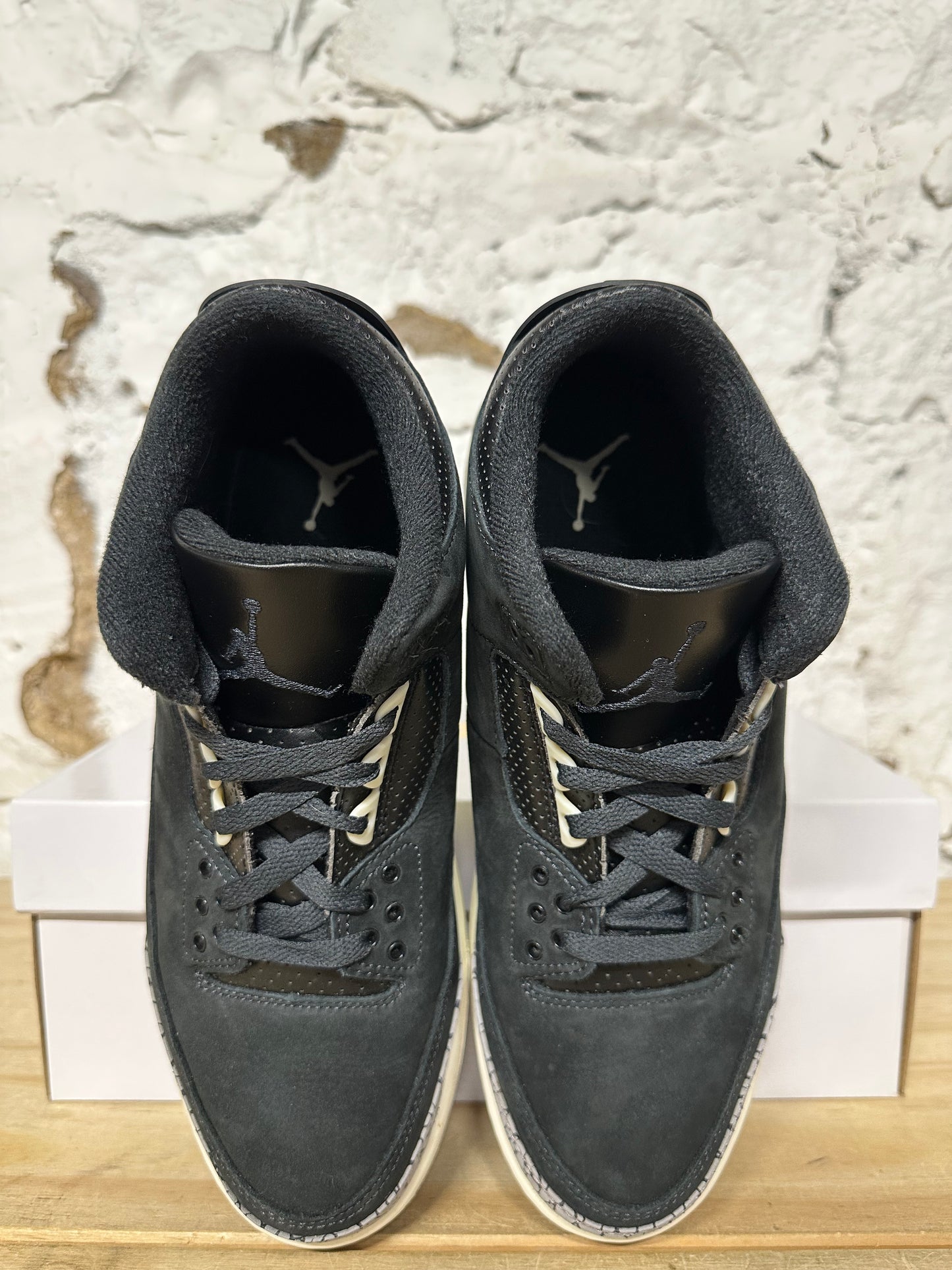 Air Jordan 3 Off Noir Sz 9 (10.5W)
